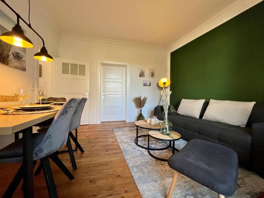 Apartment Meeresbrise Mit Balkon Husum  Exterior photo